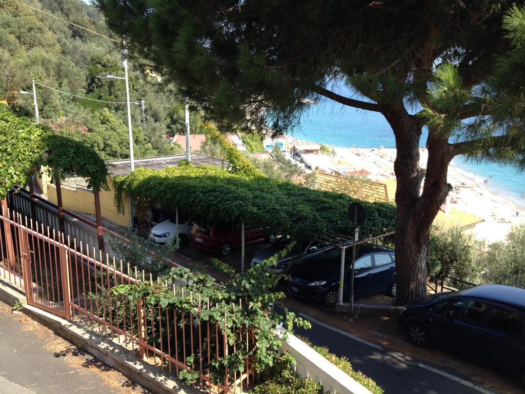 Albergo Miramare Bergeggi Exteriör bild