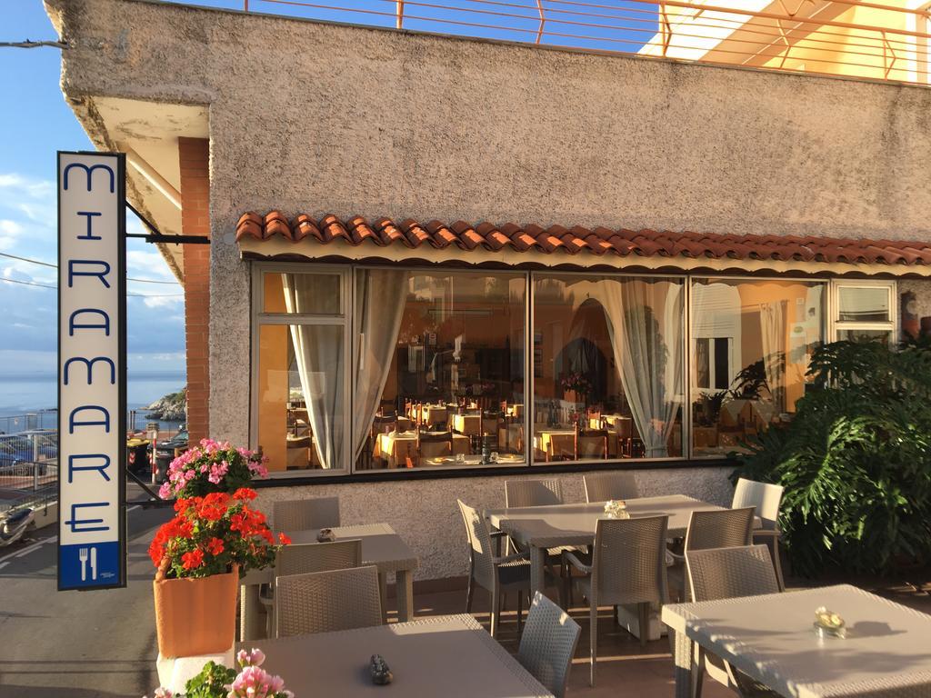 Albergo Miramare Bergeggi Exteriör bild