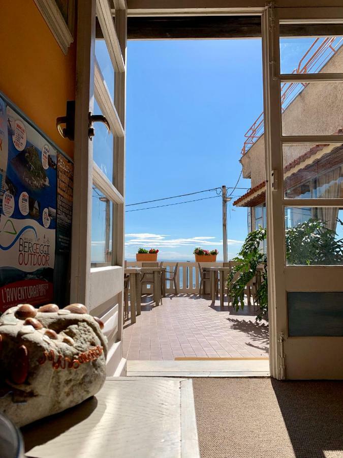 Albergo Miramare Bergeggi Exteriör bild